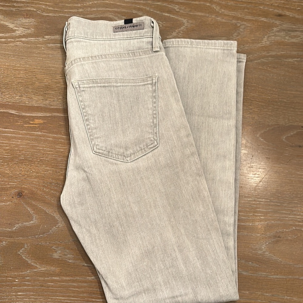 Citizens of Humanity: Rocket Crop High Rise skinny Jeans in light gray. Sz 25